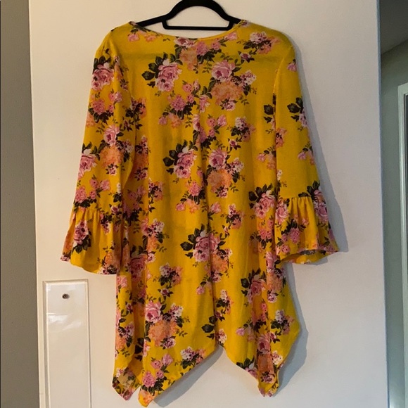 🆕 Beautiful Yellow Top - Picture 5 of 5